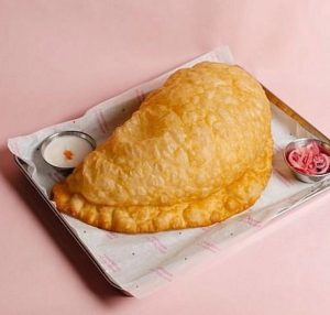 Чебурек з куркою + чеддер. Міністерство чебуреків.
